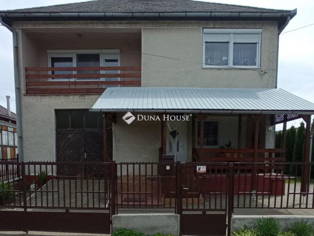 Eladó családi ház, Zsurkon 35.5 M Ft, 4 szobás