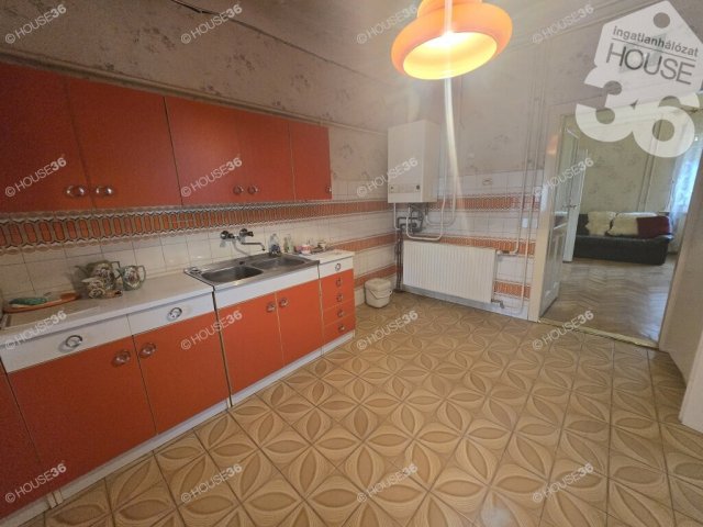 Eladó családi ház, Kecskeméten 82 M Ft, 5 szobás