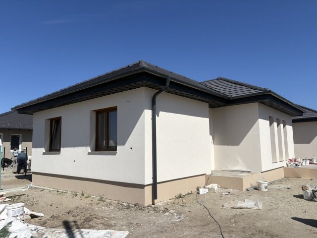 Eladó ikerház, Dunavarsányban 89.9 M Ft, 4 szobás