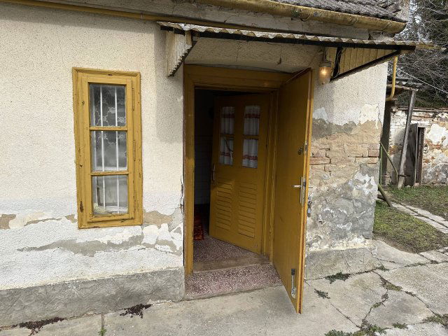 Eladó családi ház, Kaposfőn 9.5 M Ft, 2 szobás