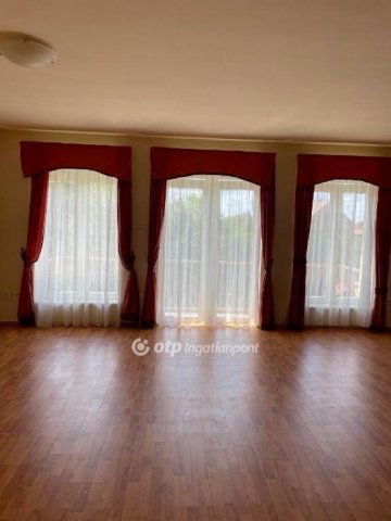 Eladó sorház, Pécelen 95.9 M Ft, 3 szobás / költözzbe.hu