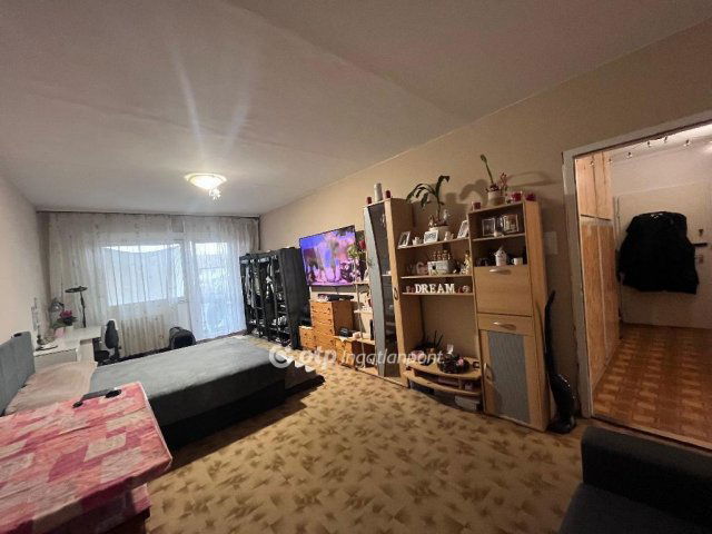 Eladó panellakás, Szegeden 55.9 M Ft, 2 szobás