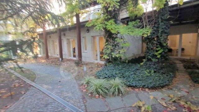 Kiadó iroda, Budapesten, II. kerületben, Szépvölgyi úton