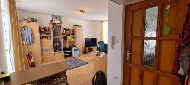 Kiadó téglalakás, albérlet, Pécsett 140 E Ft / hó, 1 szobás