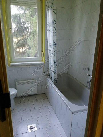 Kiadó téglalakás, albérlet, Szentesen 100 E Ft / hó, 2 szobás