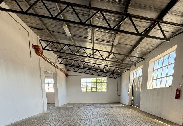 Kiadó ipari ingatlan, Móron 220 E Ft / hó, 2 szobás