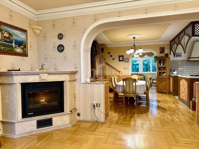 Eladó családi ház, Fóton 437 M Ft, 9+2 szobás