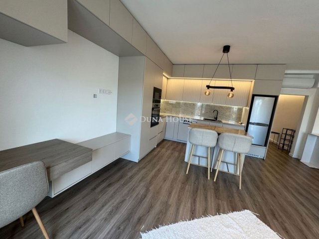 Eladó téglalakás, Budapesten, XIV. kerületben 85 M Ft