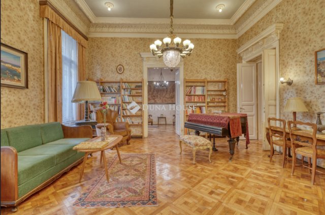 Eladó téglalakás, Budapesten, VI. kerületben 214.5 M Ft