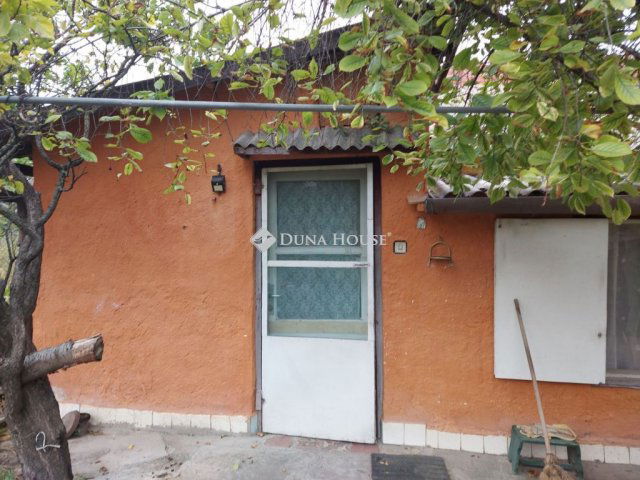 Eladó családi ház, Izsákon, Jósika utcában 13.5 M Ft, 2 szobás