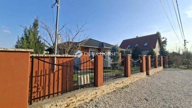 Eladó családi ház, Dunaharasztin 130 M Ft, 4 szobás