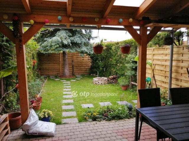 Eladó téglalakás, Mosonmagyaróváron 89.99 M Ft, 2+1 szobás