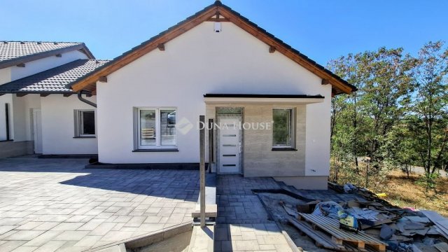 Eladó téglalakás, Őrbottyánban 99.9 M Ft, 4 szobás