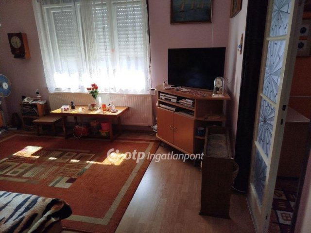 Eladó családi ház, Mohácson 42.45 M Ft, 3 szobás