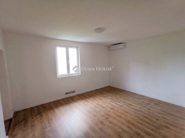 Eladó téglalakás, Budapesten, IV. kerületben, Zrínyi utcában