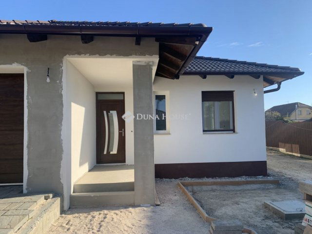 Eladó családi ház, Érden 165.9 M Ft, 4 szobás
