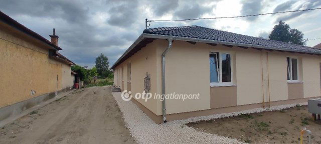 Eladó ikerház, Turán 59.99 M Ft, 4 szobás / költözzbe.hu