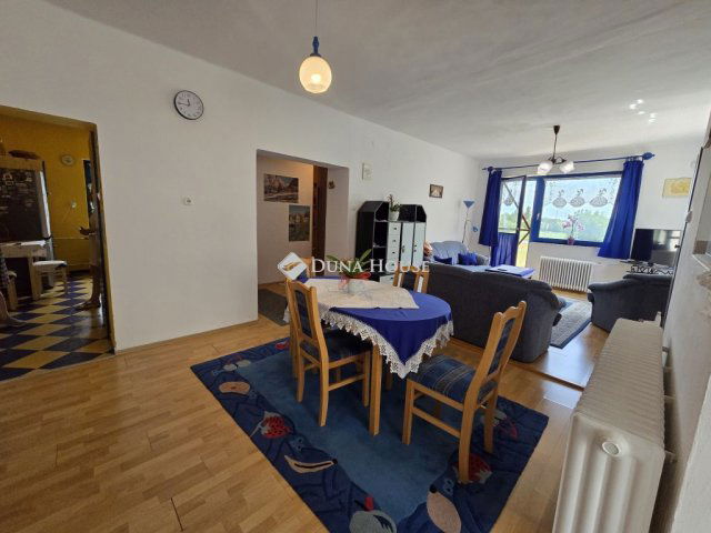Eladó családi ház, Veszprémben 84.9 M Ft, 6 szobás