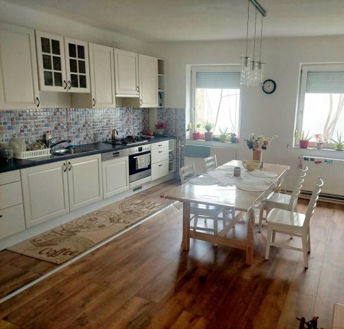 Eladó családi ház, Héregen 95 M Ft, 4+1 szobás