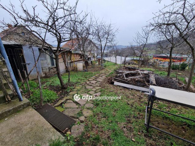 Eladó családi ház, Tihanyban 229 M Ft, 8 szobás