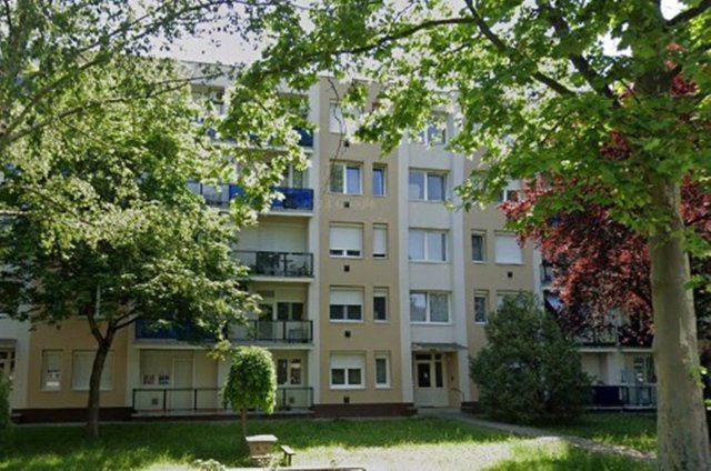 Eladó téglalakás, Szigetszentmiklóson 37 M Ft, 2 szobás