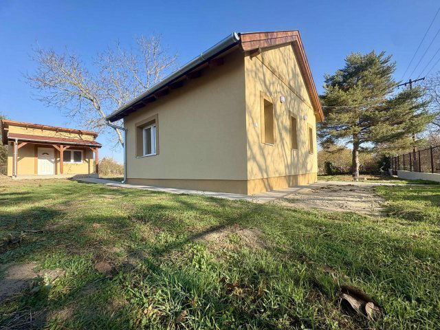 Eladó családi ház, Kiskunfélegyházán 32.85 M Ft, 1+1 szobás