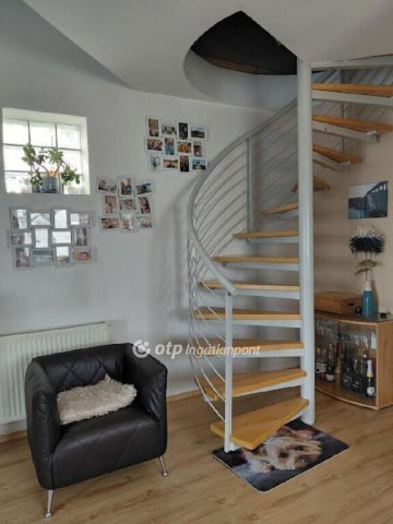 Eladó téglalakás, Győrött 75.7 M Ft, 3 szobás