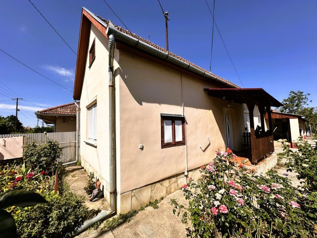 Eladó családi ház, Szabadkígyóson 29.9 M Ft, 2 szobás