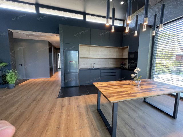 Eladó téglalakás, Budapesten, III. kerületben 500 M Ft, 4 szobás