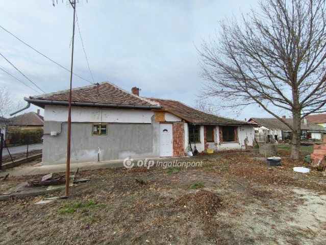 Eladó családi ház, Mezőtúron 12.9 M Ft, 2 szobás
