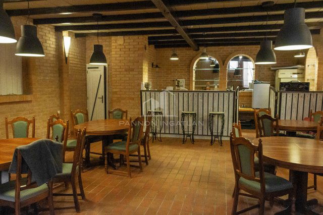Eladó hotel, Balatonfüreden 500 M Ft / költözzbe.hu