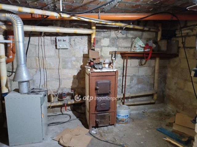 Eladó családi ház, Sóskúton 64.9 M Ft, 3 szobás