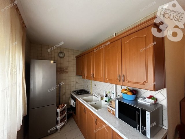 Eladó panellakás, Kecskeméten 66.5 M Ft, 3 szobás