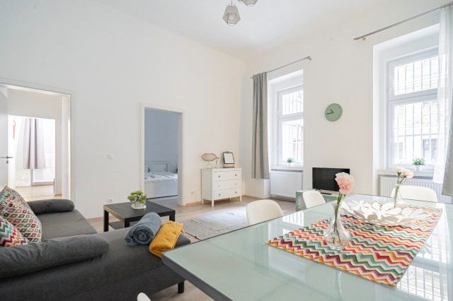 Eladó téglalakás, Budapesten, VI. kerületben, Csengery utcában