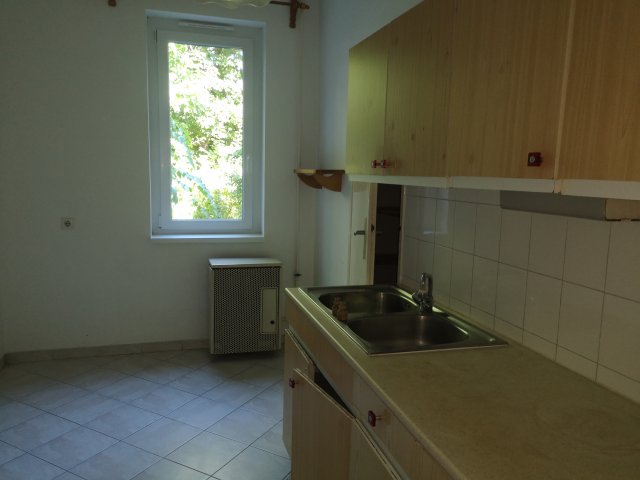Kiadó téglalakás, albérlet, Gyulán 100 E Ft / hó, 2+1 szobás