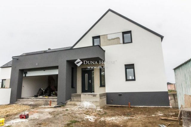 Eladó ikerház, Szombathelyen 159 M Ft, 4 szobás