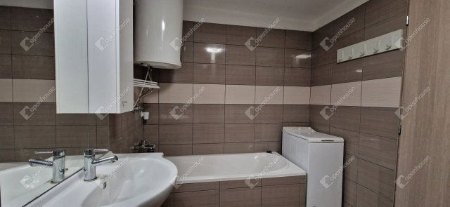 Eladó családi ház, Győrött 72 M Ft, 3 szobás