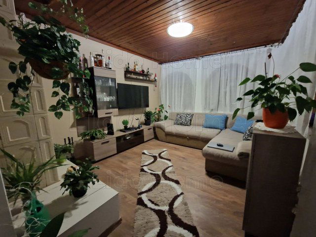 Eladó családi ház, Polgárdin 77 M Ft, 7 szobás