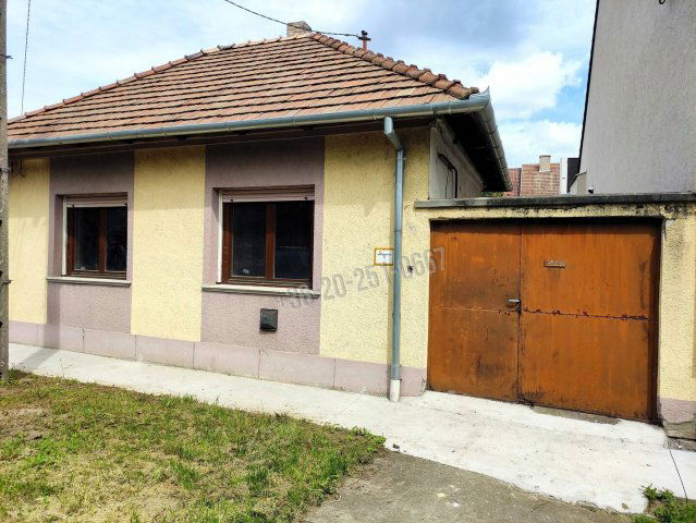 Eladó családi ház, Mohácson 19.9 M Ft, 2 szobás