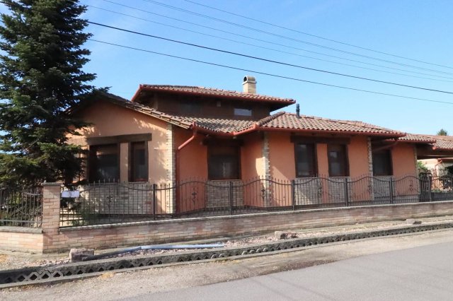 Eladó családi ház, Albertirsán 129.999 M Ft, 2 szobás