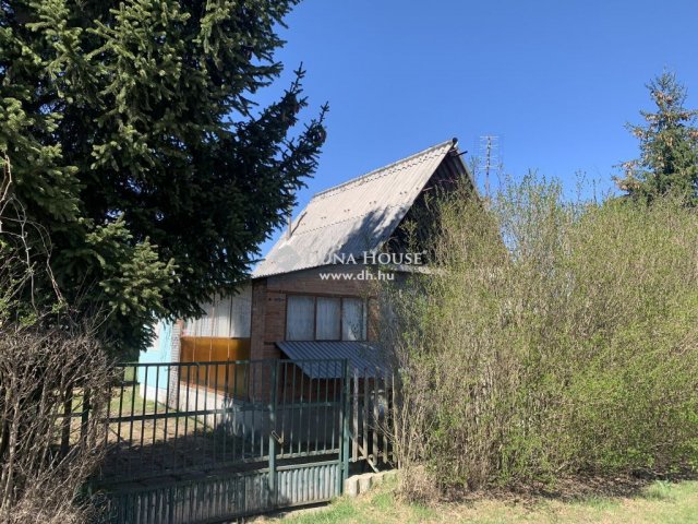 Eladó nyaraló, Oroszlányban 9.99 M Ft, 1 szobás