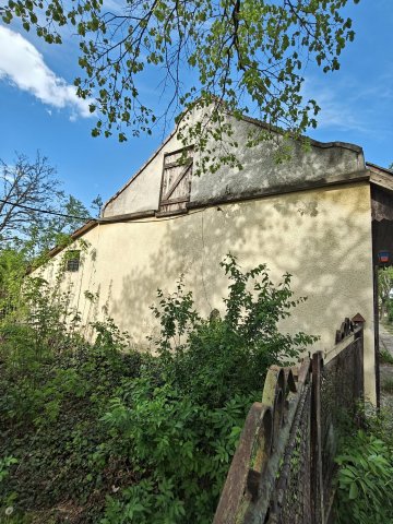 Eladó üzlethelyiség, Gádoroson 3.2 M Ft, 1 szobás