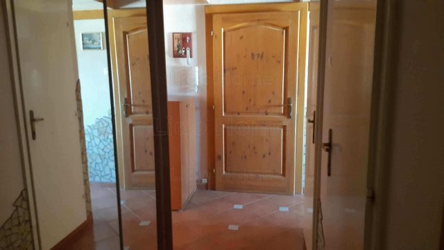 Kiadó panellakás, albérlet, Győrött 150 E Ft / hó, 2+1 szobás