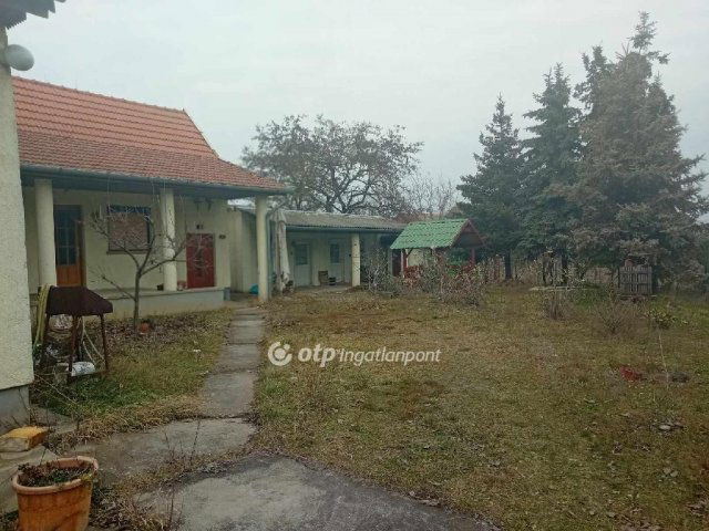Eladó családi ház, Farmoson 34.9 M Ft, 3 szobás