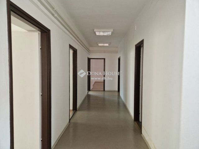 Kiadó iroda, Kecskeméten 1200 E Ft / hó / költözzbe.hu