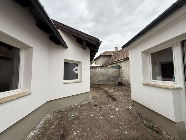 Eladó családi ház, Nyergesújfaluban 86.9 M Ft, 4 szobás