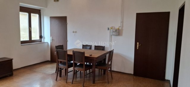 Eladó téglalakás, Pécsett 61 M Ft, 3 szobás