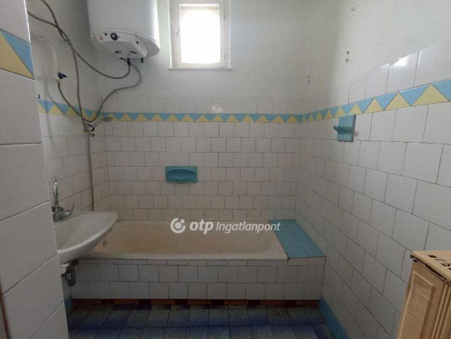 Eladó családi ház, Jászfényszarun 47.9 M Ft, 3 szobás