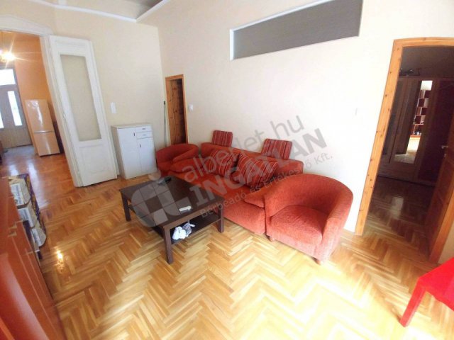 Eladó téglalakás, VIII. kerületben, Népszínház utcában
