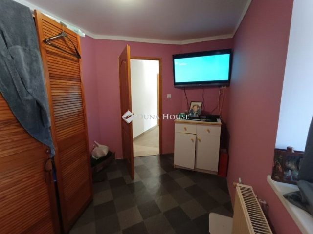 Eladó családi ház, Tápiószentmártonon 37.9 M Ft, 3 szobás